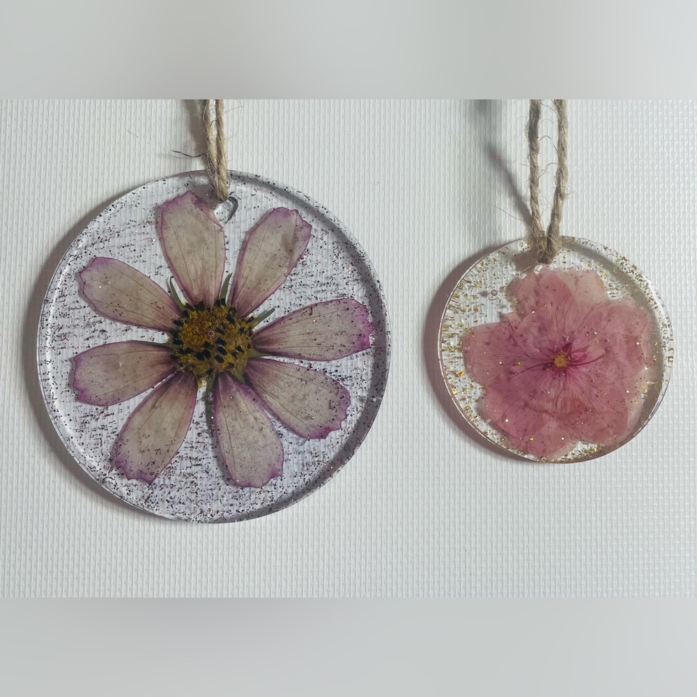 Floral Resin Ornament Set of 2